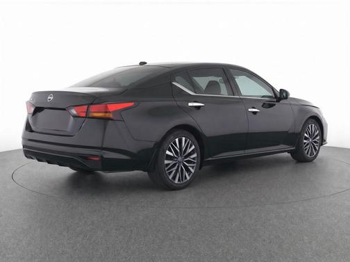 Super Black 2025 Nissan Altima 2.5 SV