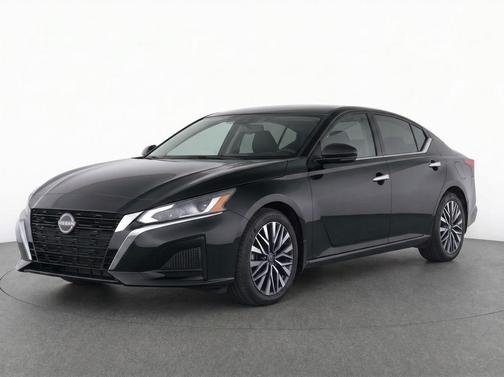 Super Black 2025 Nissan Altima 2.5 SV