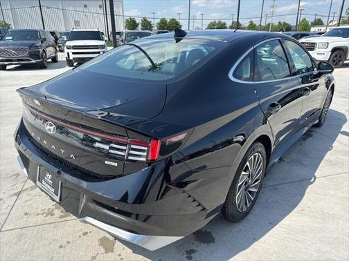 2025 Hyundai SONATA Hybrid Limited