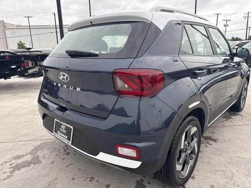 2025 Hyundai VENUE Limited