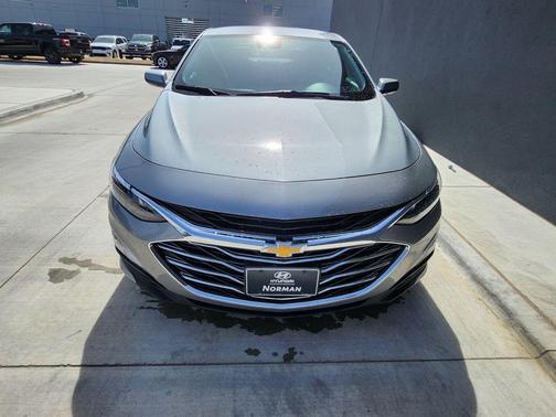 Sterling Gray Metallic 2024 Chevrolet Malibu FWD 1LT