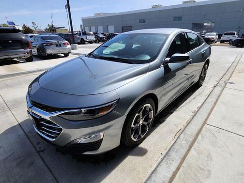 Sterling Gray Metallic 2024 Chevrolet Malibu FWD 1LT