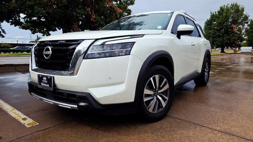 Pearl White Tricoat 2024 Nissan Pathfinder SL 4WD