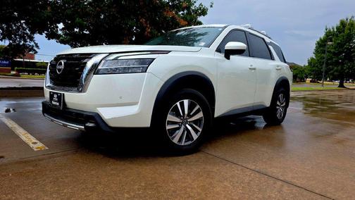 Pearl White Tricoat 2024 Nissan Pathfinder SL 4WD