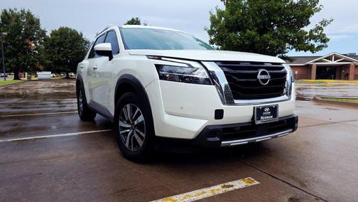 Pearl White Tricoat 2024 Nissan Pathfinder SL 4WD