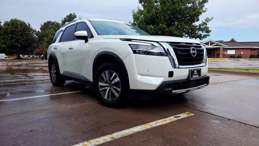 Pearl White Tricoat 2024 Nissan Pathfinder SL 4WD