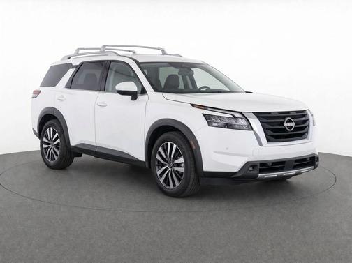 Pearl White Tricoat 2024 Nissan Pathfinder SL 4WD