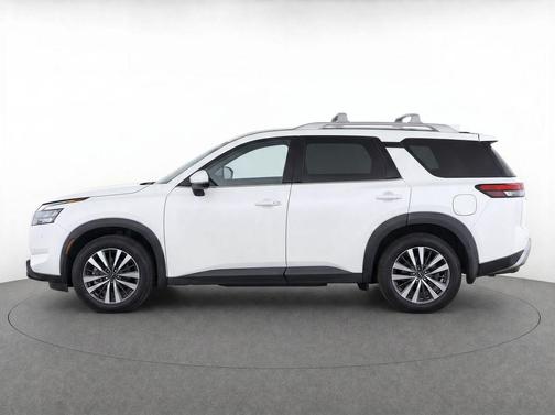 Pearl White Tricoat 2024 Nissan Pathfinder SL 4WD