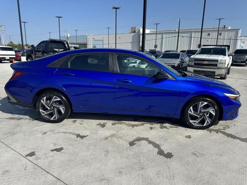 2025 Hyundai ELANTRA Sport