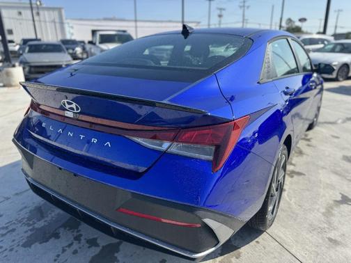 2025 Hyundai ELANTRA Sport