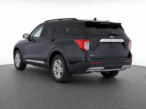 Agate Black Metallic 2023 Ford Explorer XLT