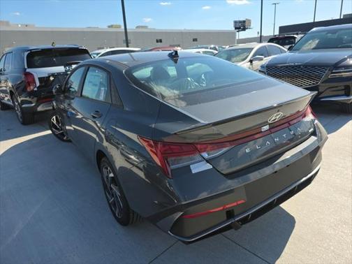 2025 Hyundai ELANTRA Sport