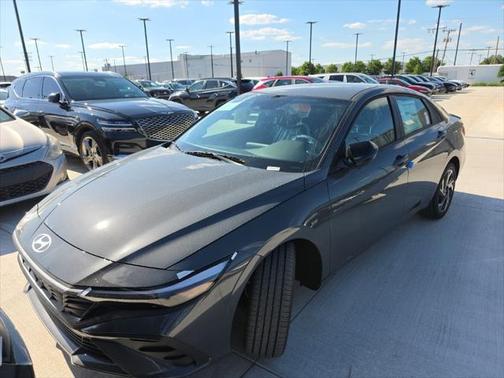 2025 Hyundai ELANTRA Sport