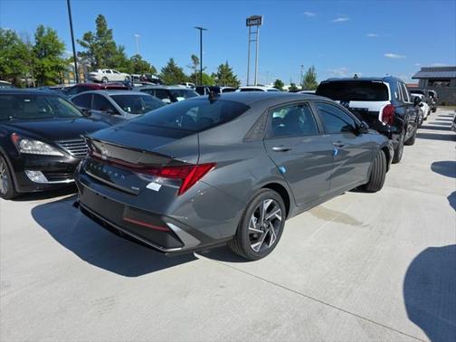 2025 Hyundai ELANTRA Sport