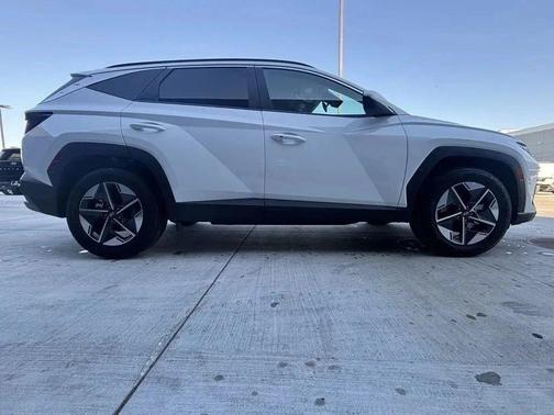Creamy White Pearl 2025 Hyundai TUCSON Hybrid SEL Convenience