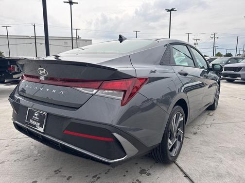 2025 Hyundai ELANTRA Sport