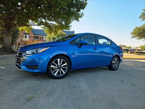Electric Blue Metallic 2023 Nissan Versa 1.6 SV