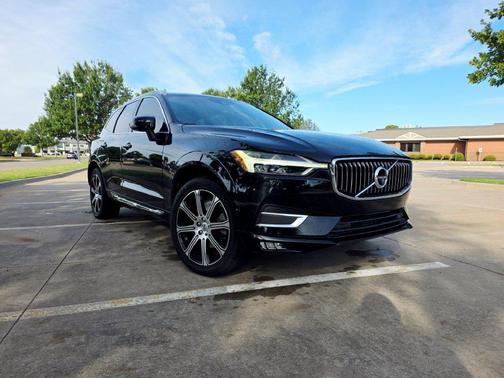 Onyx Black Metallic 2019 Volvo XC60 T6 Inscription