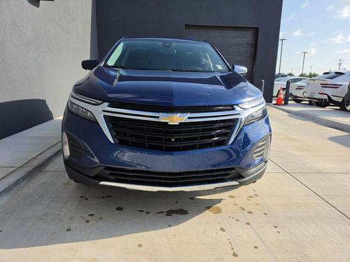Blue Glow Metallic 2022 Chevrolet Equinox 1LT