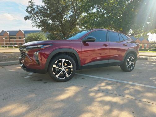 Crimson Metallic 2025 Chevrolet Trax FWD 1RS