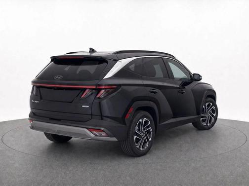 Phantom Black 2026 Hyundai TUCSON SEL Plus