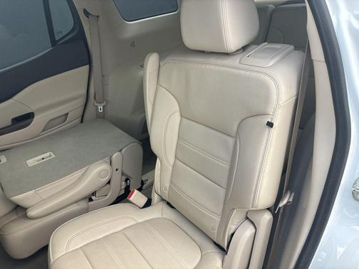 Summit White 2023 GMC Acadia Denali