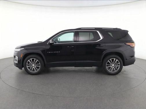 Mosaic Black Metallic 2023 Chevrolet Traverse LT Cloth