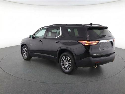 Mosaic Black Metallic 2023 Chevrolet Traverse LT Cloth