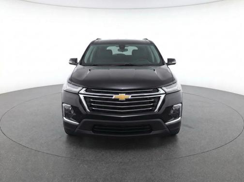 Mosaic Black Metallic 2023 Chevrolet Traverse LT Cloth