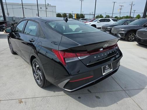 2025 Hyundai ELANTRA Sport