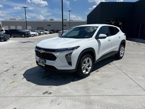 2025 Chevrolet Trax LS