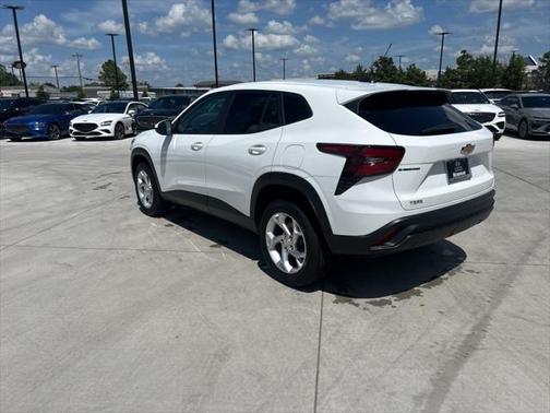 2025 Chevrolet Trax LS