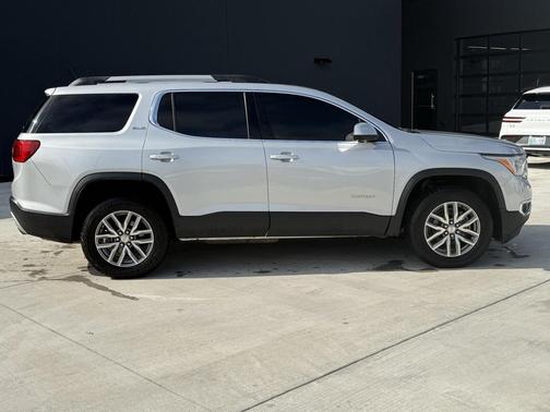 2019 GMC Acadia SLE-2