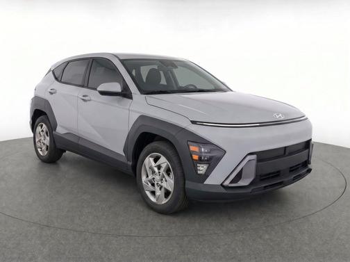 Cyber Gray Metallic 2024 Hyundai KONA SE
