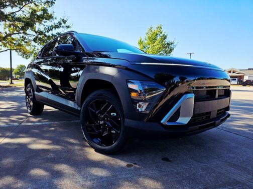 Abyss Black Pearl 2027 Hyundai KONA SEL Sport