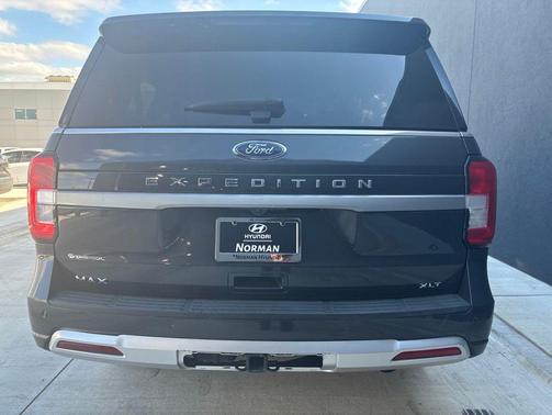 Gray Metallic 2024 Ford Expedition Max XLT