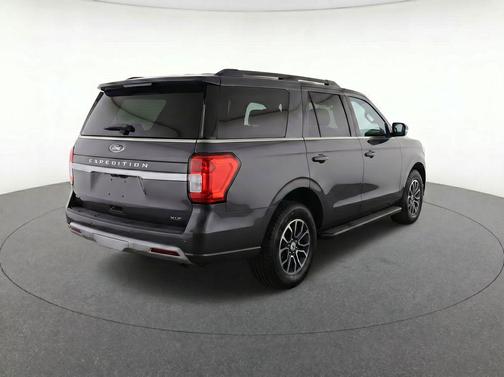 Gray Metallic 2024 Ford Expedition Max XLT