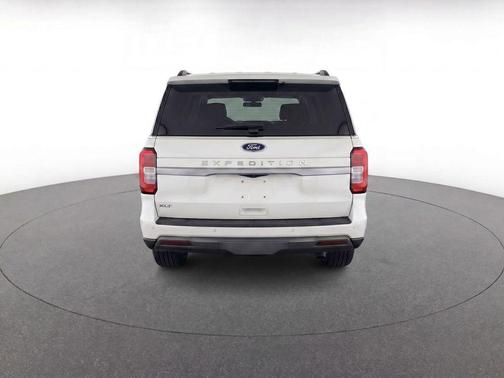 Oxford White 2024 Ford Expedition XLT