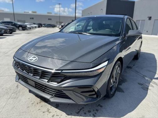 2025 Hyundai ELANTRA Limited