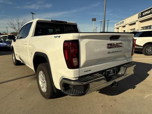 2024 GMC Sierra 1500 SLE