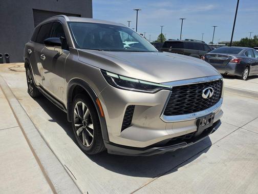 Silver 2025 INFINITI QX60 Luxe