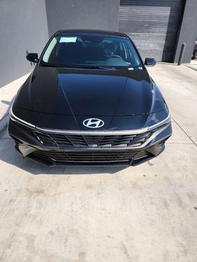 Abyss Black 2026 Hyundai ELANTRA SE