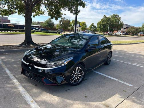 Aurora Black 2024 Kia Forte GT-Line