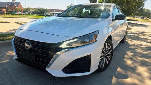 Pearl White Tricoat 2025 Nissan Altima 2.5 SV