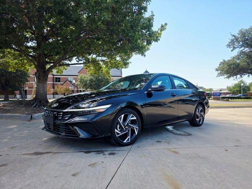 Abyss Black 2024 Hyundai ELANTRA Limited