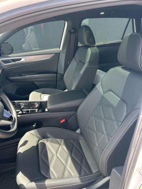 2026 Volkswagen Atlas Cross Sport 2.0T SE w/Technology 4MOTION