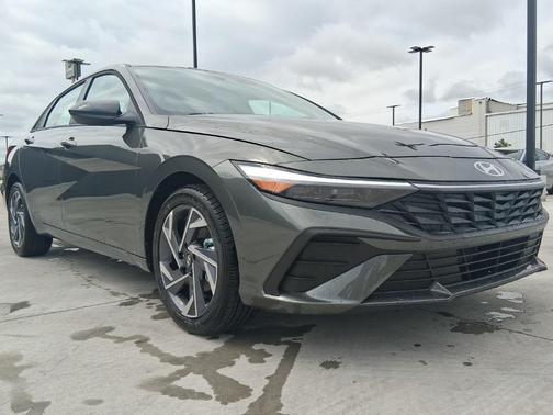 2025 Hyundai ELANTRA Sport