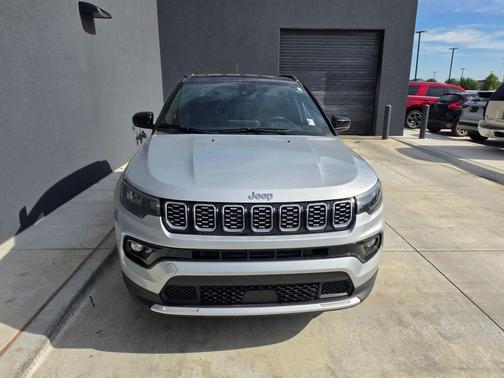 Silver Zynith Metallic Clearcoat 2025 Jeep Compass Limited