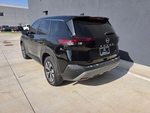 Super Black 2022 Nissan Rogue SV