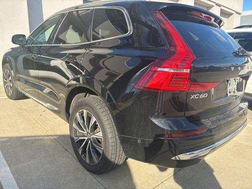 2023 Volvo XC60 B5 Plus Bright Theme